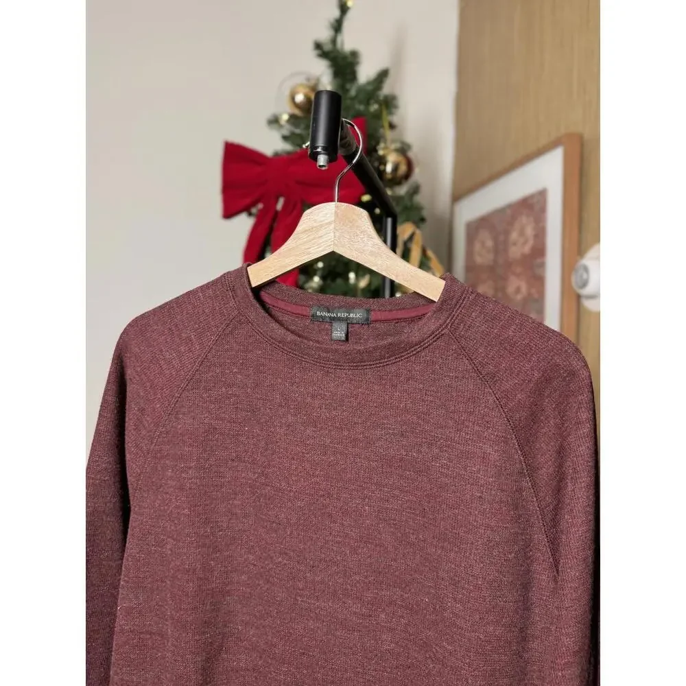 Banana Republic Men's Burgundy Crewneck Sweatshirt